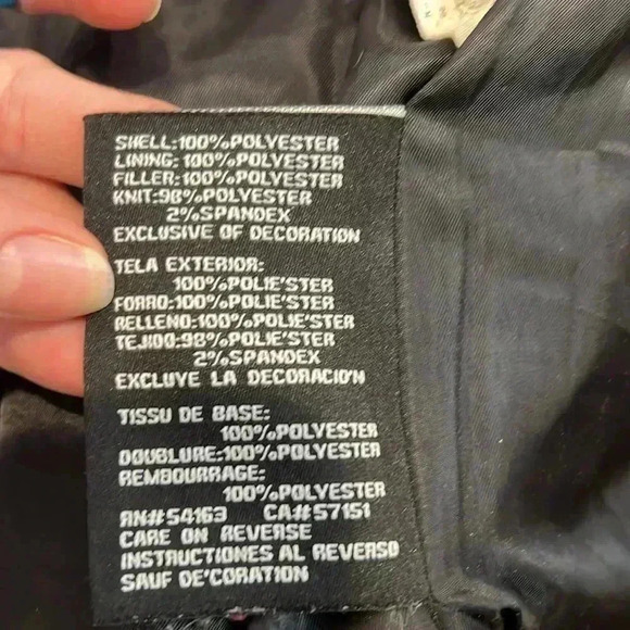 Guess black puffer coat size large. In excellent condition! - Picture 12 of 13